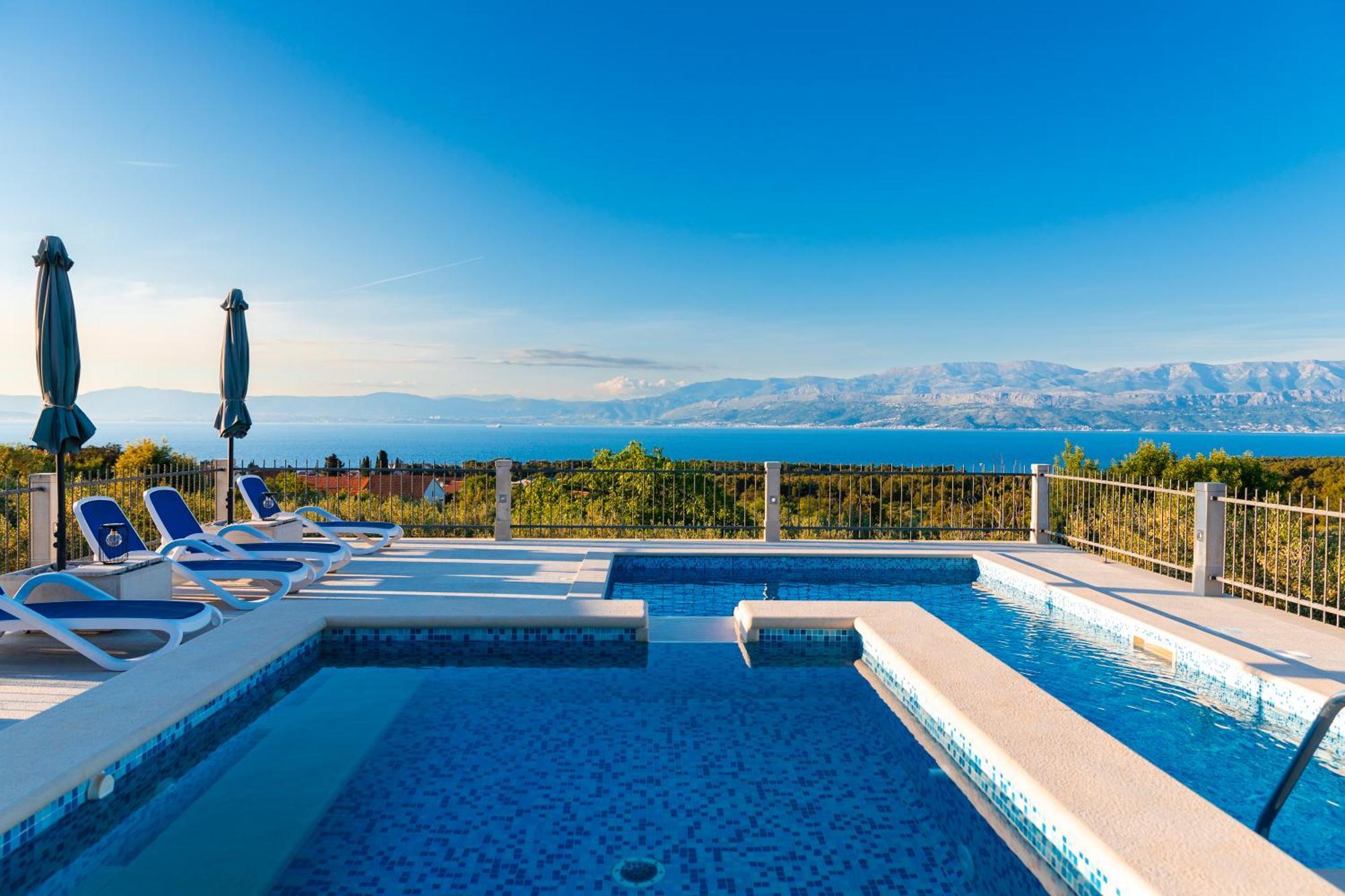 Agape - Three Bedroom On 15k M2 Olive Grove - Incredible 360 View - Free Parking - Private Pool And Jacuzzi Villa Mirca (Brac)